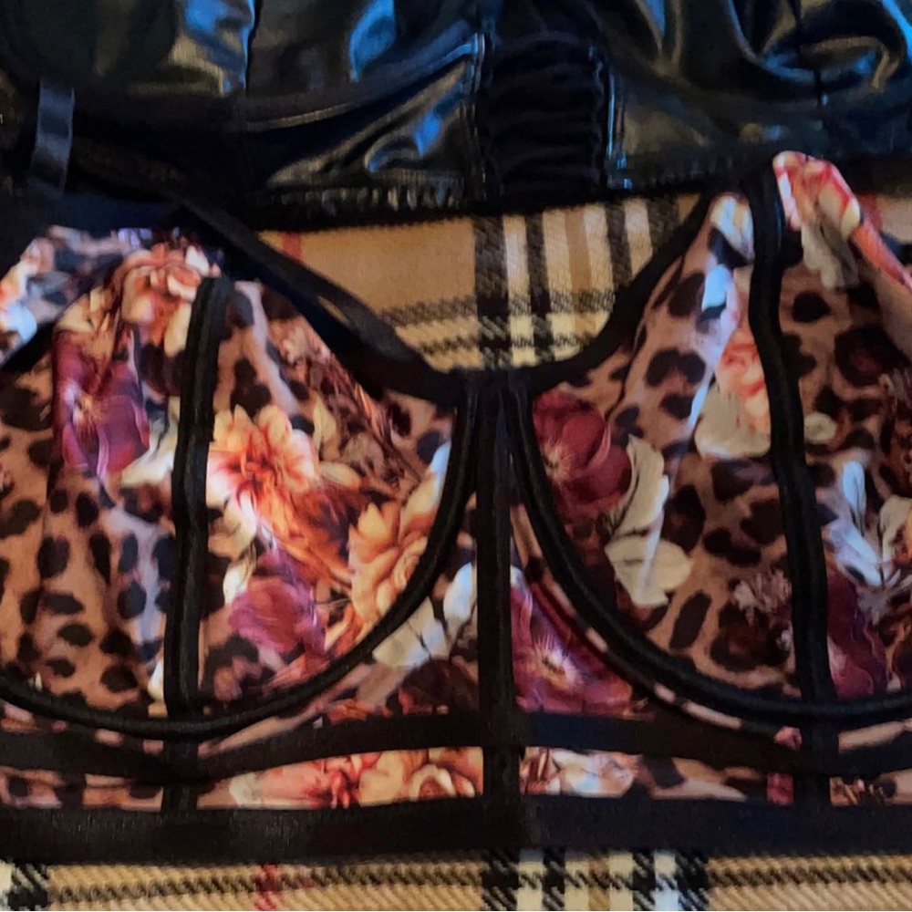 Torrid Plus Bras - Picture 2 of 5